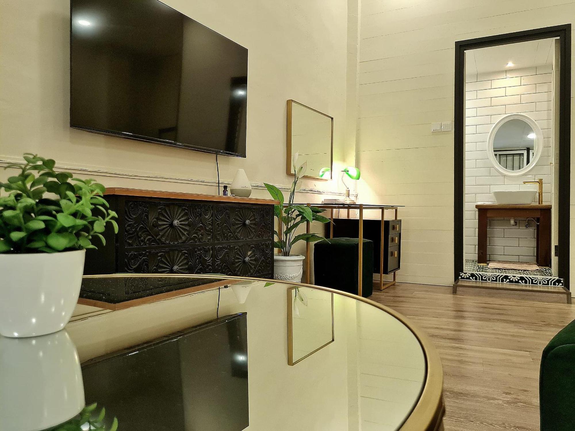 Stewart Hotel At 67 By Evr - Newly Renovated 2024 Джордж Таун Екстериор снимка